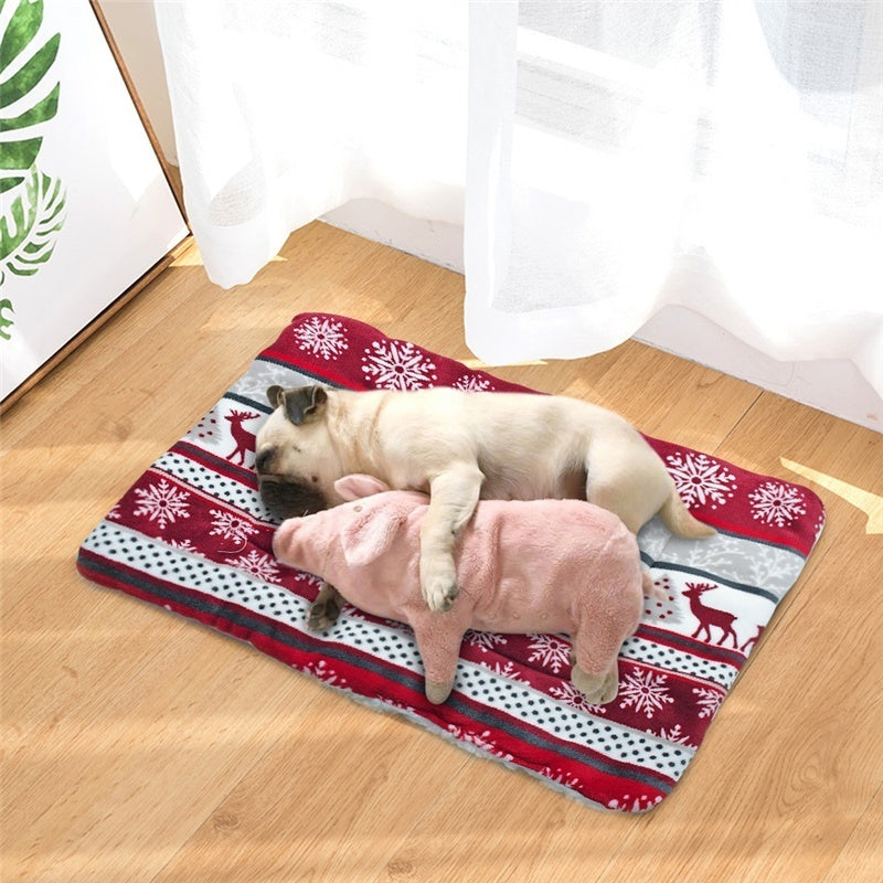 Snug dog blanket. Double sided soft fleece lining.