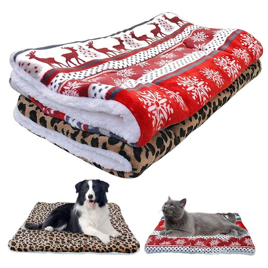 Snug dog blanket. Double sided soft fleece lining.